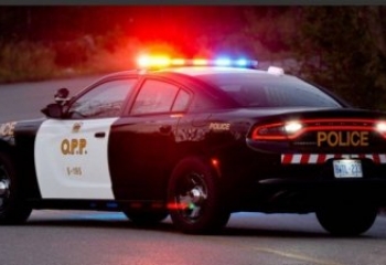 Menina de 9 anos chama a polícia após pais mandarem ela arrumar o próprio quarto