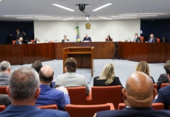 O que acontece no STF após votos de ministros no julgamento de Bolsonaro