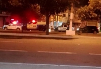 Homem é morto a tiros e mulher baleada em quiosque