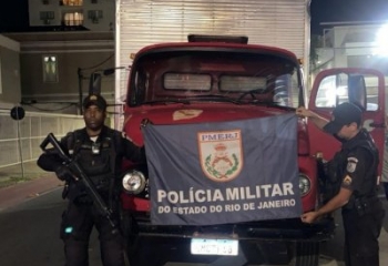 Caminhão roubado é encontrado pela PM na Baixada Campista 