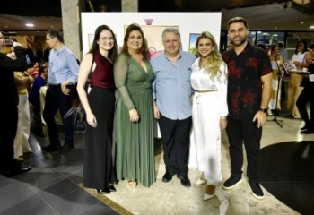Público prestigia exposição de Rosinha Garotinho 
