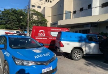 Homem é baleado por dupla em moto 