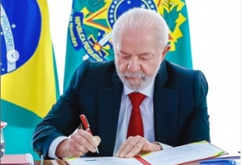 Lula diz ao presidente da Indonésia que vai disputar as eleições em 2026
