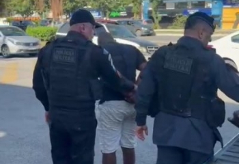 Gerente do tráfico é flagrado com R$ 10 mil em bebidas sem nota após denúncia de agressão
