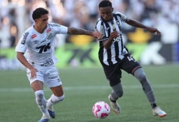 Botafogo e Santos empatam em 2 a 2 pelo Brasileiro