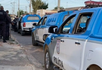 Tentativa de abordagem termina com disparos e fuga de criminoso em Campos