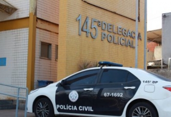 Polícia prende homem por agredir companheira com socos e pauladas 