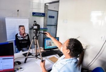 Detran RJ terá atendimento exclusivo sem agendamento para idosos e PCDs neste sábado