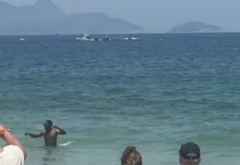 Avião de pequeno porte cai no mar em Copacabana; corpo é encontrado