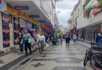 Chegada do verão e o esvaziamento no Centro preocupam ACIC 