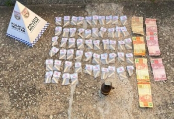 Polícia apreende granada, drogas e motocicletas durante ação