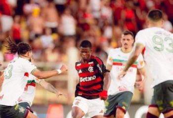 Flamengo empata com a Portuguesa na estreia do Cariocão 