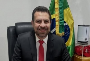 Fim da escala 6x1 pode ser aprovado neste semestre, prevê Boulos