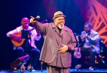 Jorge Aragão comanda a festa neste fim de semana em Farol 