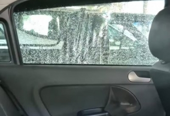 Adolescente de 13 anos é baleado na cabeça dentro carro na RJ-182