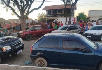 Queda de caminhonete deixa três mulheres feridas no Farol de São Thomé