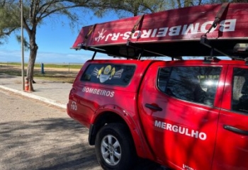 Corpo é encontrado no mar em Farol; suspeita é de que seja homem desaparecido