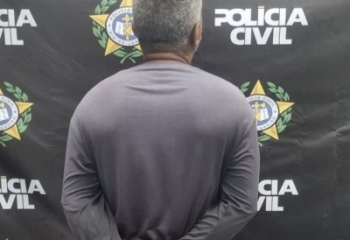 Homem é preso ao anunciar peças de caminhão furtado na internet