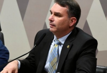 Tribunal de Justiça suspende ordem de remoção e mantém postagem de Flávio que citava 