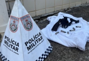 Homem é preso e revolver apreendido durante ação da PM 