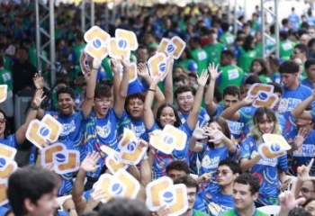 Pé-de-Meia completa dois anos com queda no abandono escolar no estado