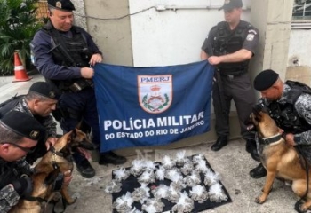 Operação na Baleeira termina com fuga e apreensão de drogas, em Campos