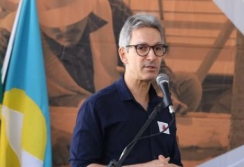 Zema descarta ser vice de Flávio Bolsonaro e reafirma candidatura própria à Presidência