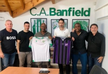 Campos Atlético e Banfield oficializam parceria para intercâmbio de atletas