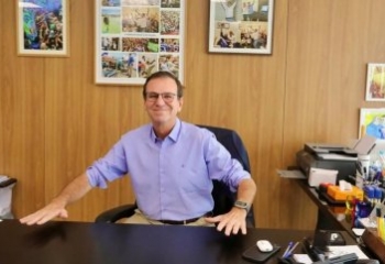 Eduardo Paes participa de encontro empresarial na CDL em Campos 