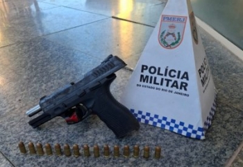 &ldquo;Segurança&rdquo; do tráfico é preso com pistola durante ação da PM 