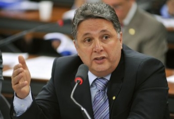 Garotinho anuncia pré-candidatura ao governo do Estado