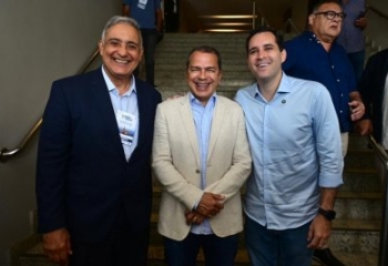 Frederico Paes se reúne com prefeitos em defesa dos royalties 