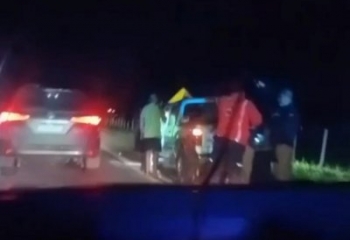 Grave acidente entre caminhão e carro deixa homem ferido em Campos 