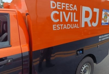 Mulher morre em colisão entre moto e caminhão, na Baixada Campista