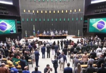 Câmara retoma análise do fim da escala 6x1 nesta quarta