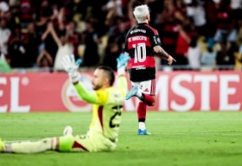 Flamengo encara o Vitória nesta quarta pela Copa do Brasil 
