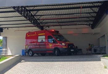 Colisão entre duas motos deixa três feridos na Ponte Leonel Brizola