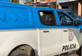 Bandidos invadem casa, amarram vítimas e agridem morador durante assalto