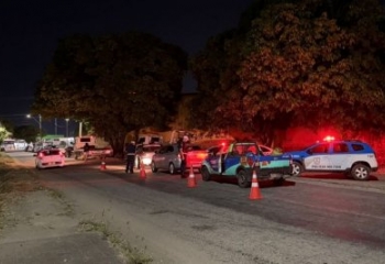 Operação integrada retira das ruas mais de 200 veículos irregulares em Campos 