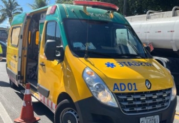 Colisão entre dois carros deixa quatro feridos na BR-101 em Campos 