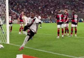 Com dois gols no fim, Vasco arranca empate contra o Flamengo 