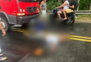 Homem fica ferido em acidente entre bicicleta e caminhão na BR-101 em Campos