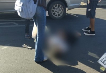 Idosa fica ferida ao ser atropelada por bicicleta em Guarus 