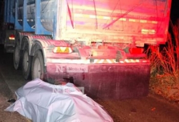 Colisão entre moto e carreta deixa homem morto na RJ 192