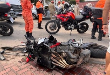 Jovem fica ferido em grave acidente entre carro e moto na RJ-158 em Campos 