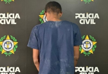 Homem é preso por tráfico de drogas e resistência, em Campos