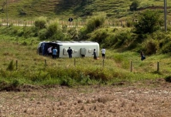 IMTT esclarece acidente com micro-ônibus em Campos; Prefeitura atualiza estado de saúde de feridos no HFM