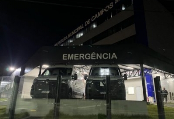 Motociclista fica em estado grave após acidente na BR-101 em Campos