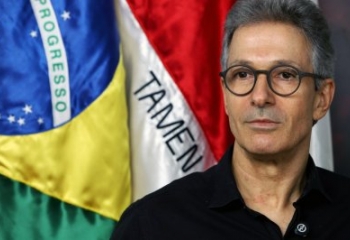 Zema cresce nas redes após áudio com Vorcaro derrubar confiança em Flávio Bolsonaro