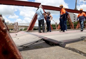 Após meses interditada, Ponte Barcelos Martins terá reforma total, diz prefeito